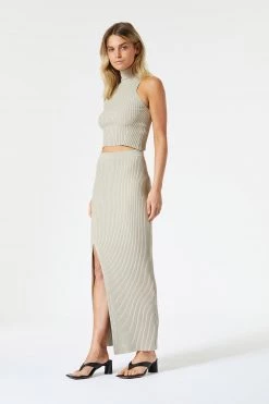 San Sloane San Slaone Robbie High Neck Rib Top Oatmeal 11 San Sloane San Slaone Robbie High Neck Rib Top Oatmeal