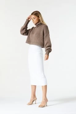 San Sloane American Woman Knit Earth