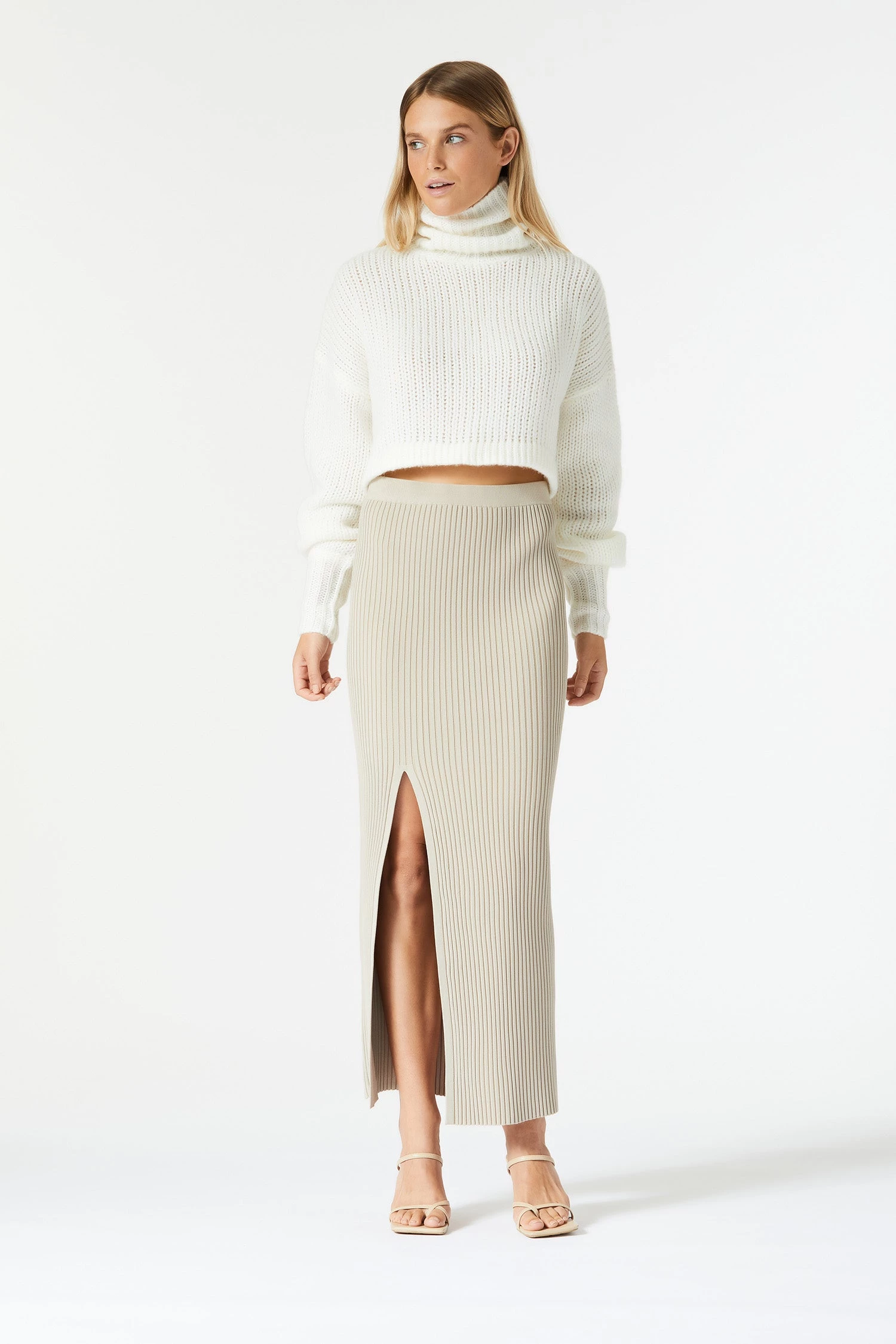 San Sloane American Woman Knit White 4 San Sloane American Woman Knit White