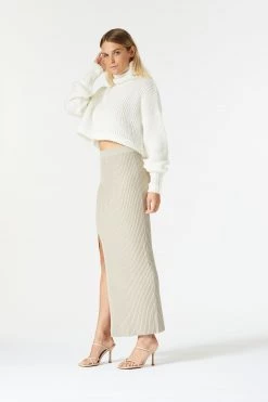 San Sloane American Woman Knit White 13 San Sloane American Woman Knit White