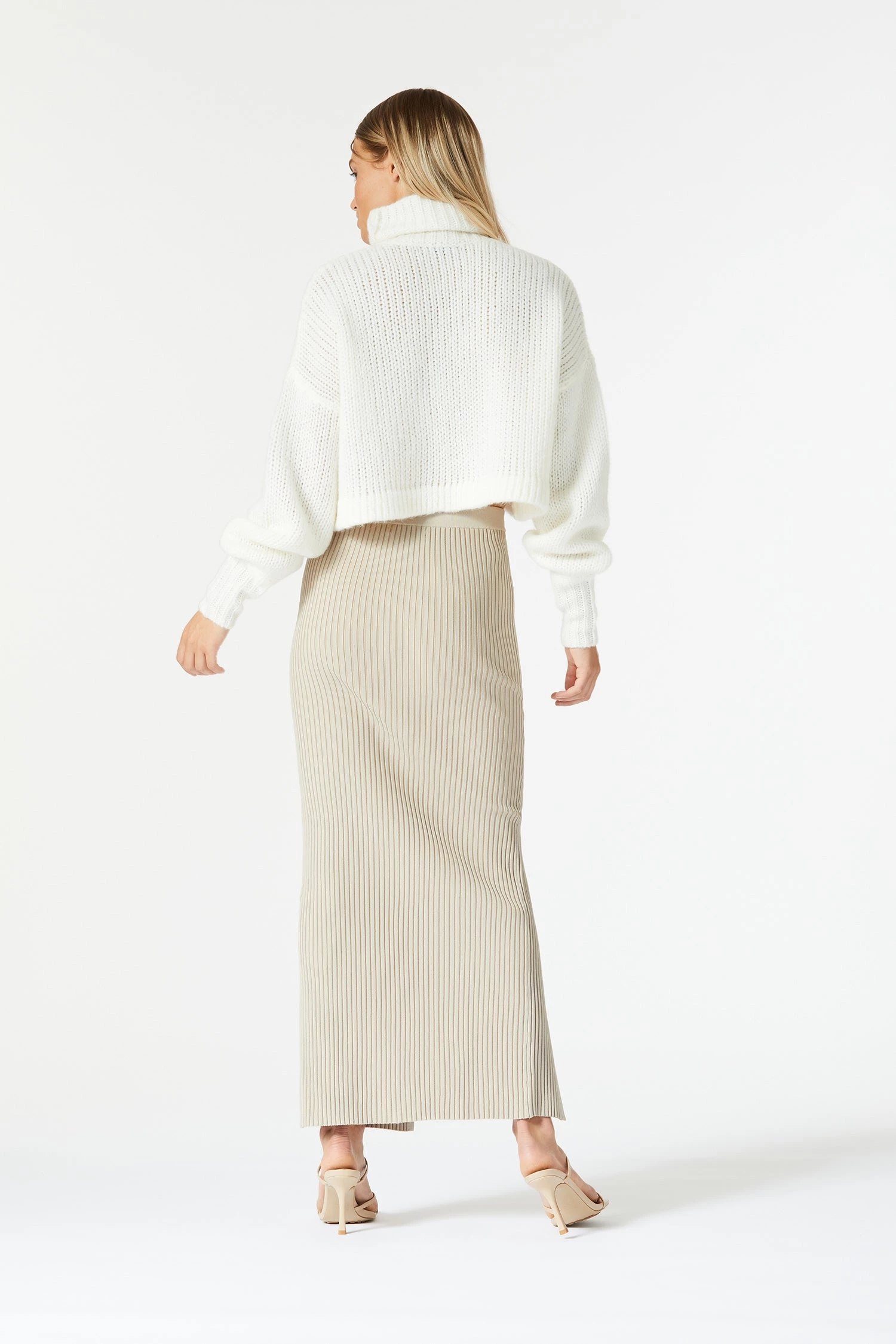 San Sloane American Woman Knit White 7 San Sloane American Woman Knit White