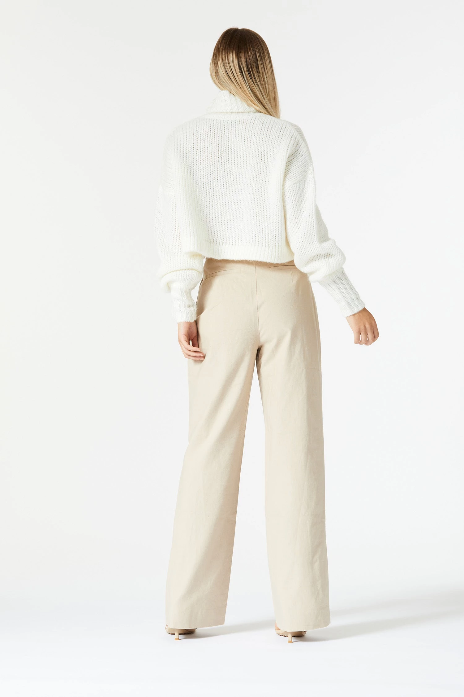 San Sloane American Woman Knit White 11 San Sloane American Woman Knit White