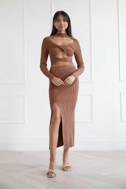 San Sloane Sagan Twist Cut Out Rib Knit Top Chocolate