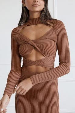 San Sloane Sagan Twist Cut Out Rib Knit Top Chocolate
