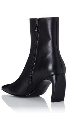 Alias Mae Jameen Black