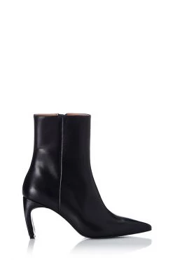 Alias Mae Jameen Black