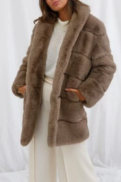 San Sloane Ashford Faux Fur Jacket Taupe 9 San Sloane Ashford Faux Fur Jacket Taupe