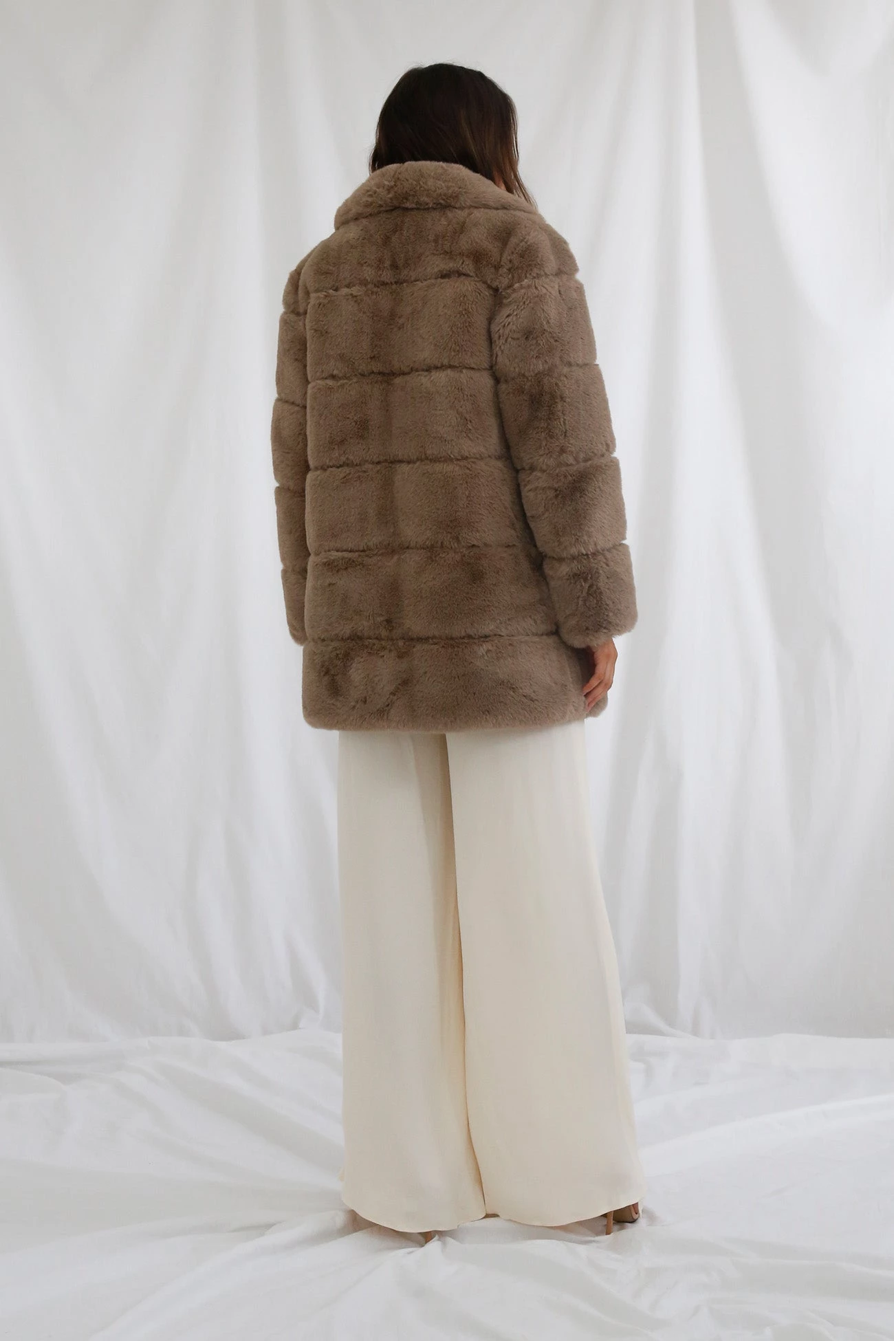 San Sloane Ashford Faux Fur Jacket Taupe 7 San Sloane Ashford Faux Fur Jacket Taupe