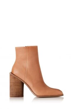 Alias Mae Sylvie Camel