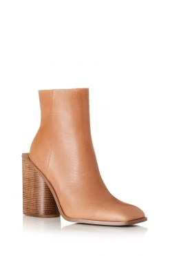 Alias Mae Sylvie Camel