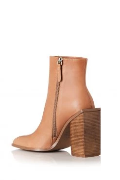 Alias Mae Sylvie Camel