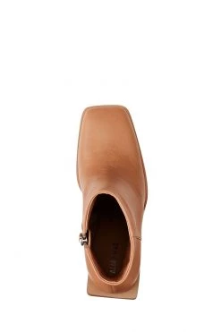 Alias Mae Sylvie Camel