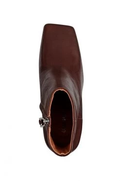 Alias Mae Yolanda Chocolate.