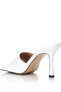 Alias Mae Leni Ivory